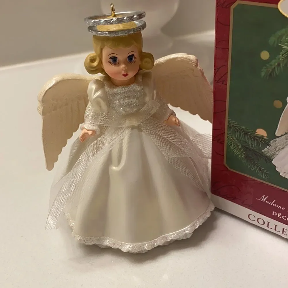 HALLMARK 2000 #3 TWILIGHT ANGEL MADAME ALEXANDER